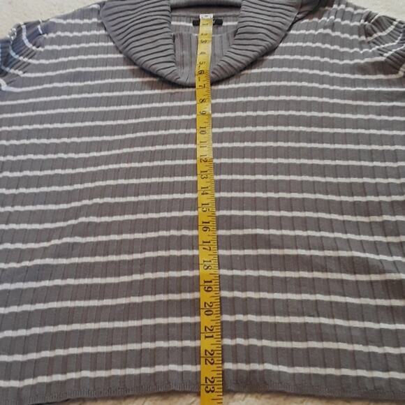 Womens Sz XL Gray White Striped Ribbed Cowl Neck Lightweight Sweater APT 9 - Picture 7 of 10